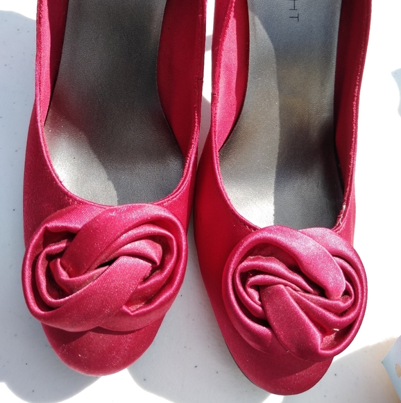 Fiona Nights Red Heel - Picture 2 of 4